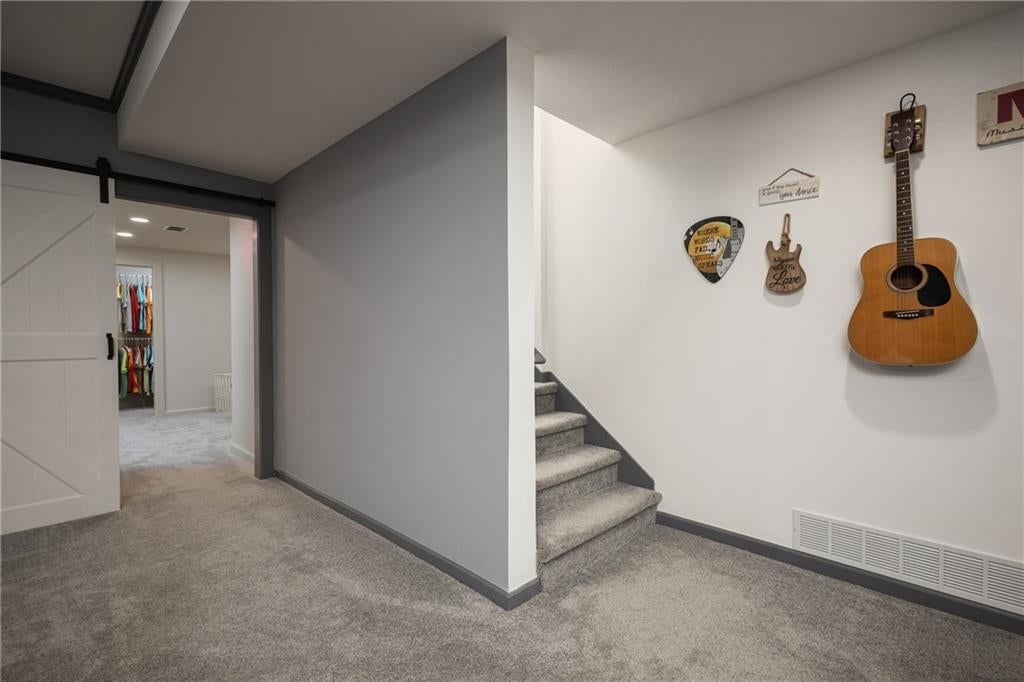 104 SW Greenbriar Drive — photo 33