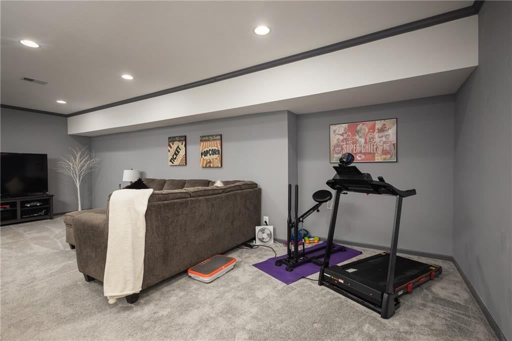 104 SW Greenbriar Drive — photo 38