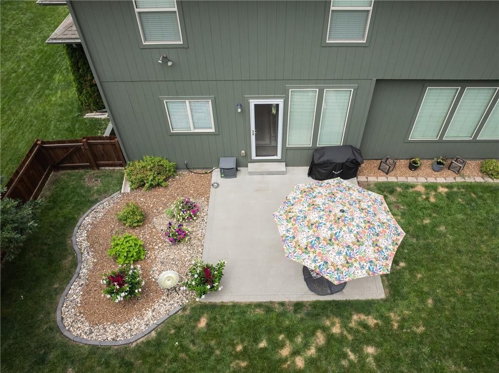 104 SW Greenbriar Drive — photo 49