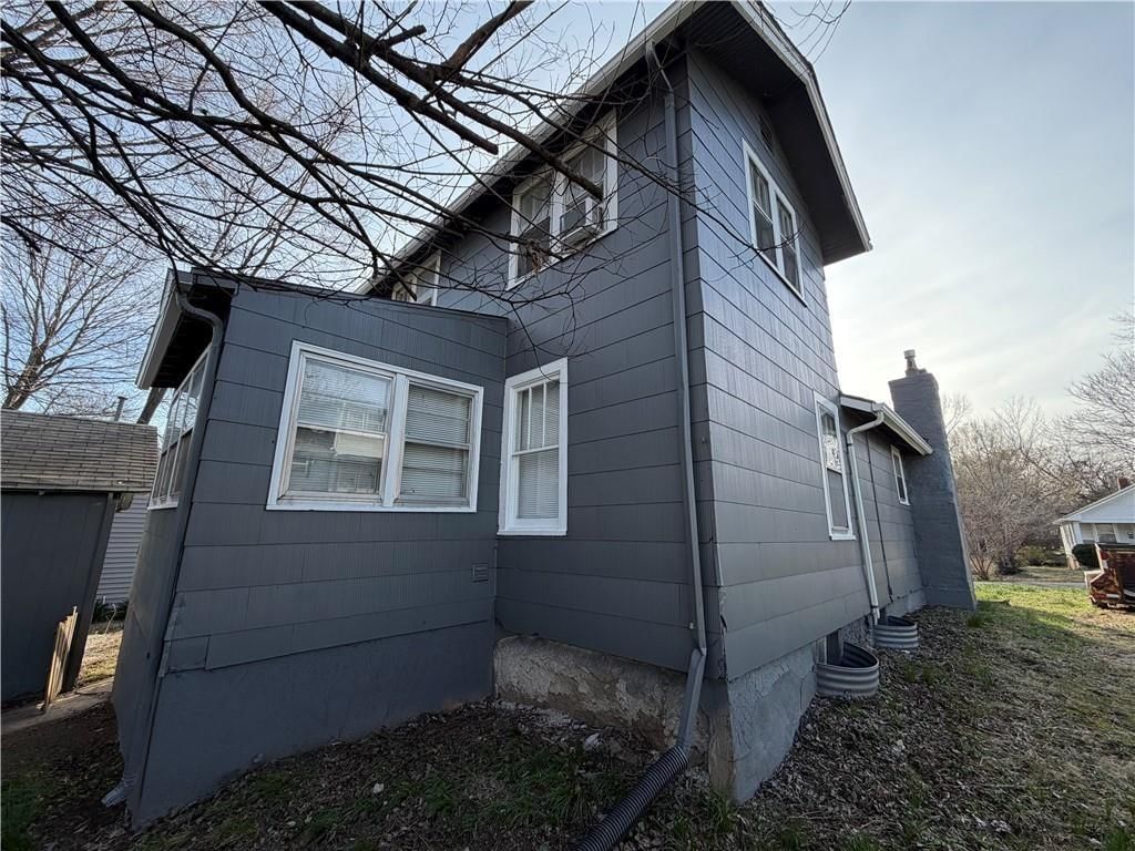 1915 S Overton Avenue — photo 4