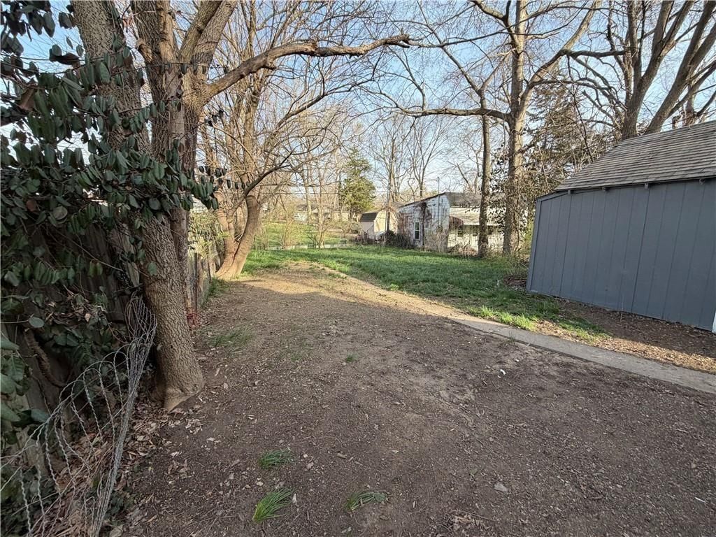 1915 S Overton Avenue — photo 5