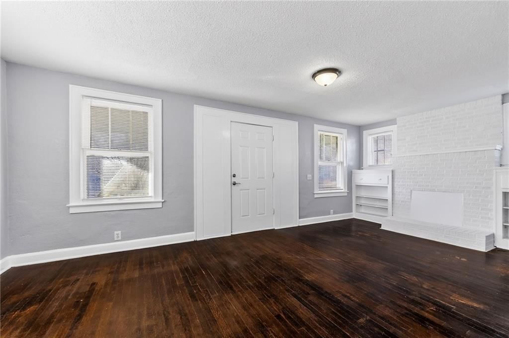 1915 S Overton Avenue — photo 8