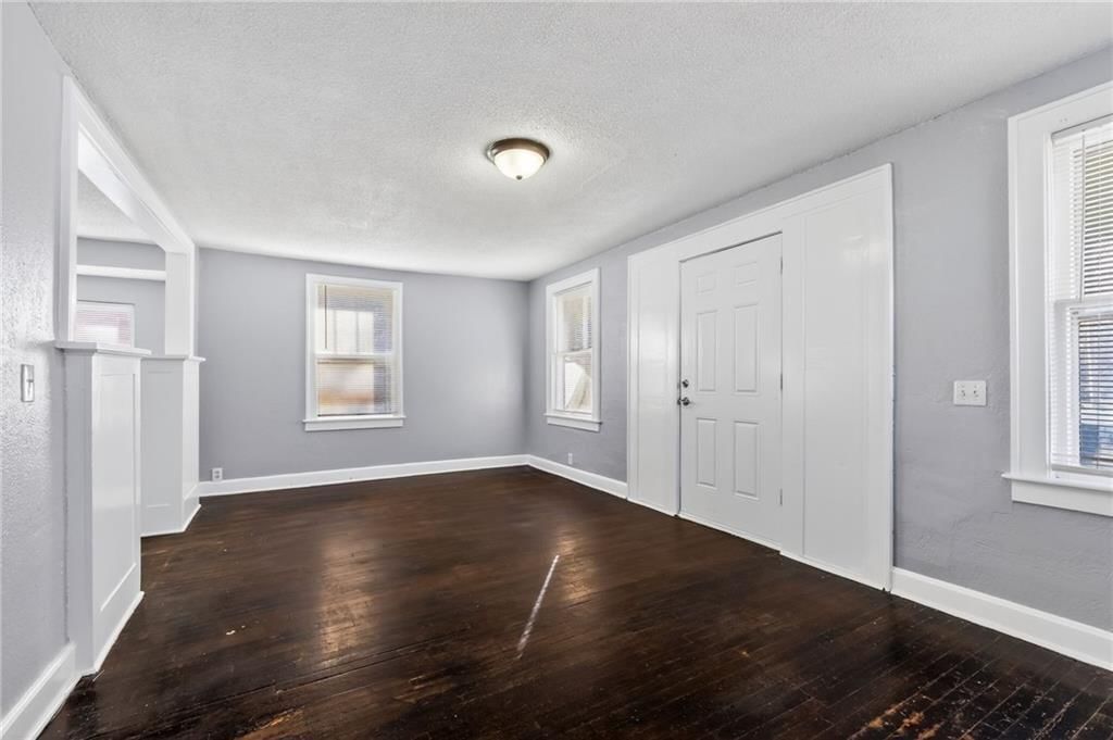 1915 S Overton Avenue — photo 10