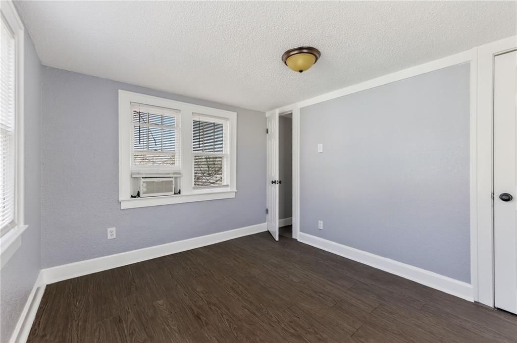 1915 S Overton Avenue — photo 28