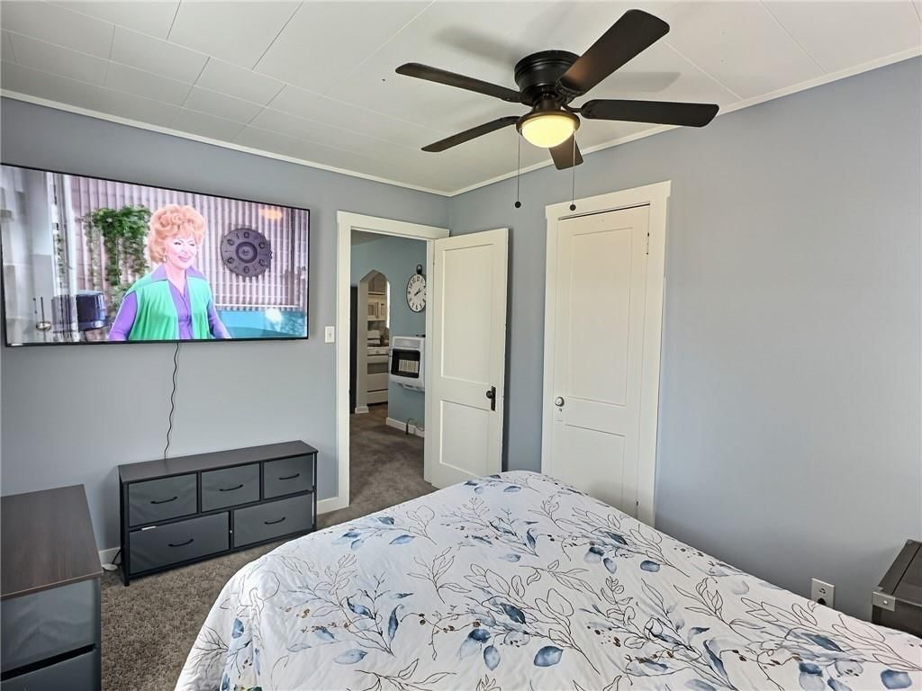 317 W Hickory Street — photo 5