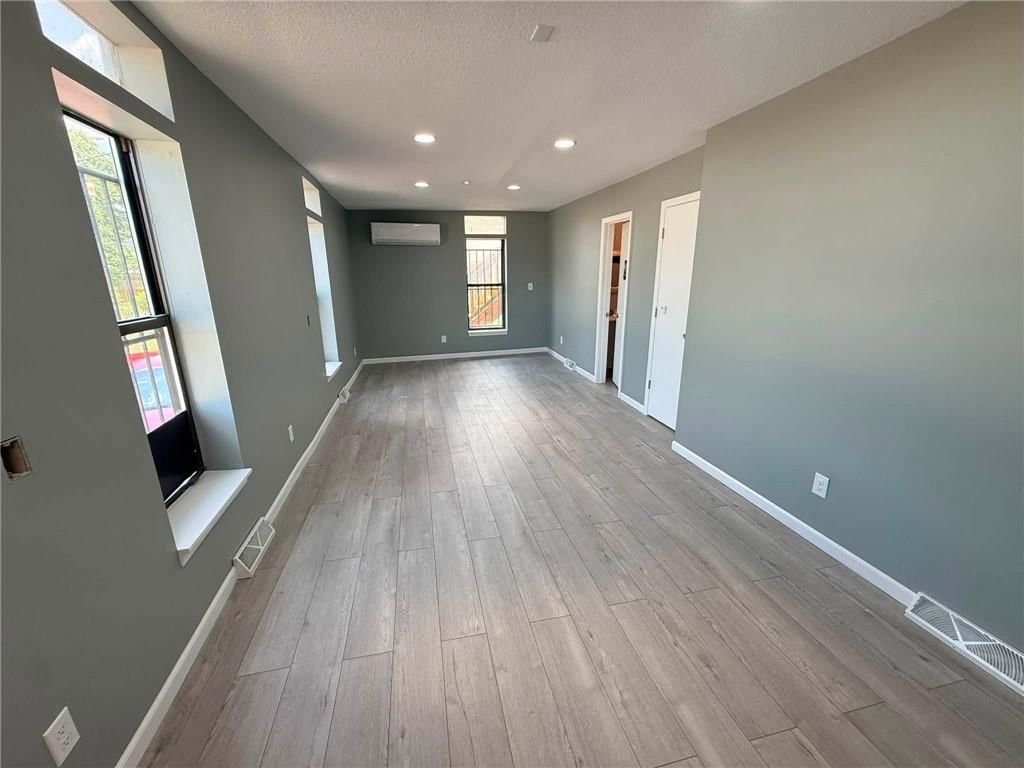 225 N 7 Trafficway — photo 3