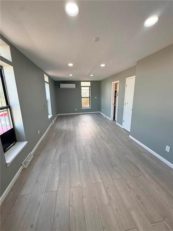 225 N 7 Trafficway — photo 4
