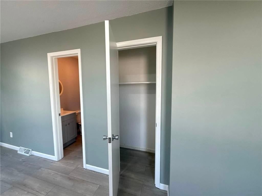 225 N 7 Trafficway — photo 6