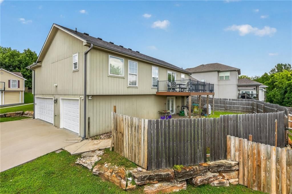 2021 Buckeye Court — photo 3