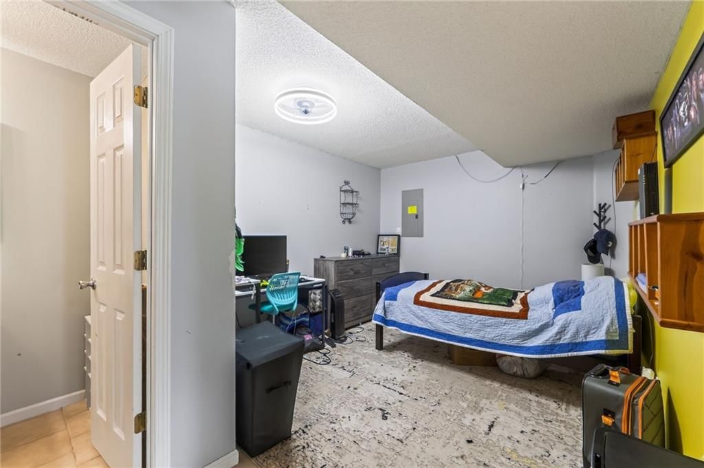 2021 Buckeye Court — photo 32