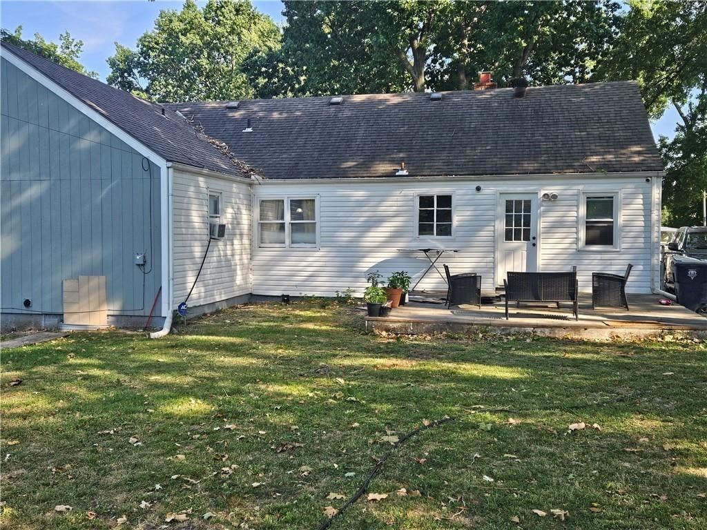 2318 NE Pence Avenue — photo 4