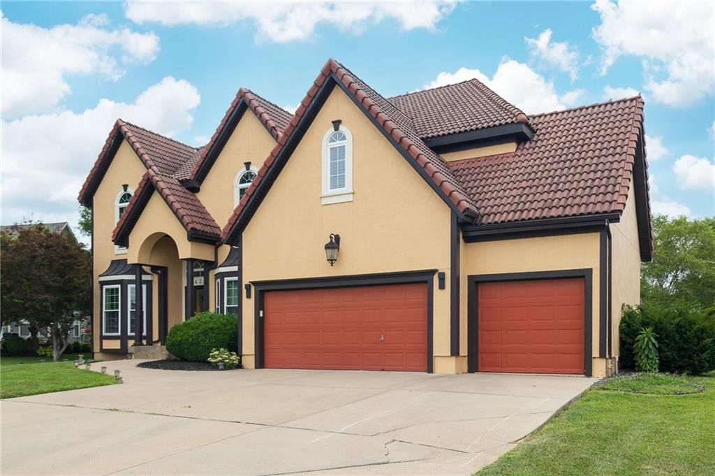 4232 NE Tremont Court — photo 1