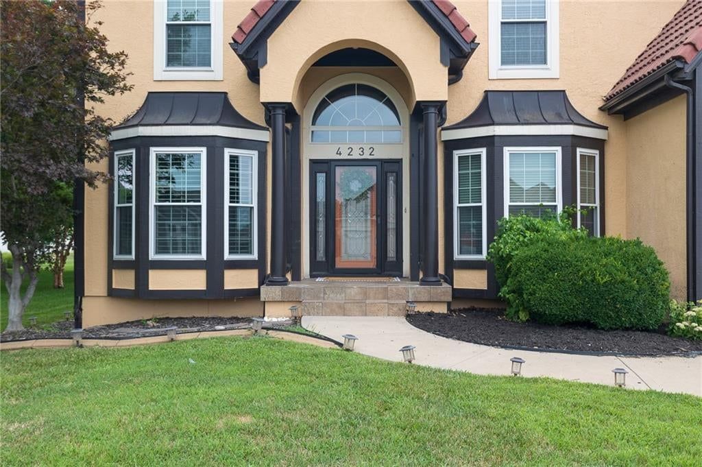 4232 NE Tremont Court — photo 3