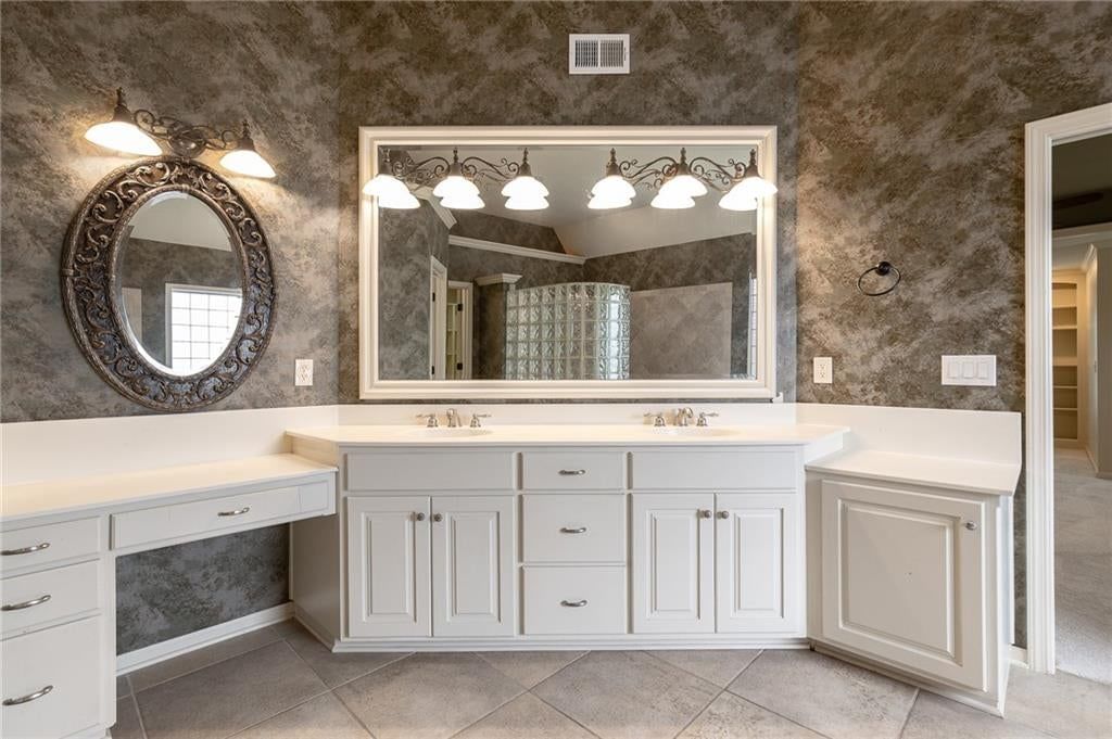 4232 NE Tremont Court — photo 41
