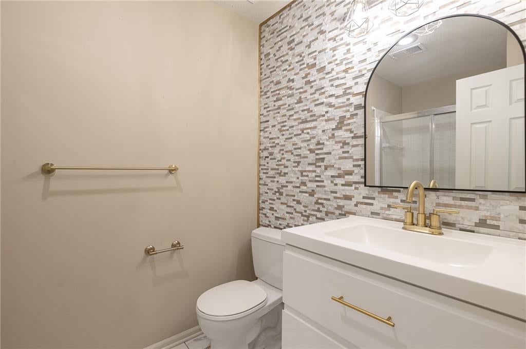 4232 NE Tremont Court — photo 49