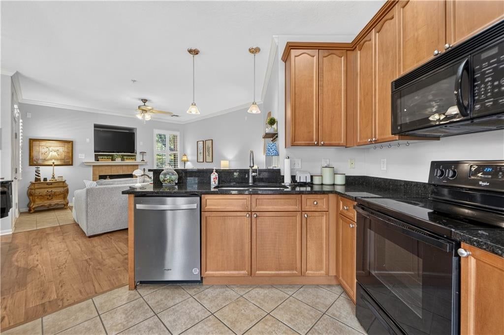 15900 Granada Street — photo 17