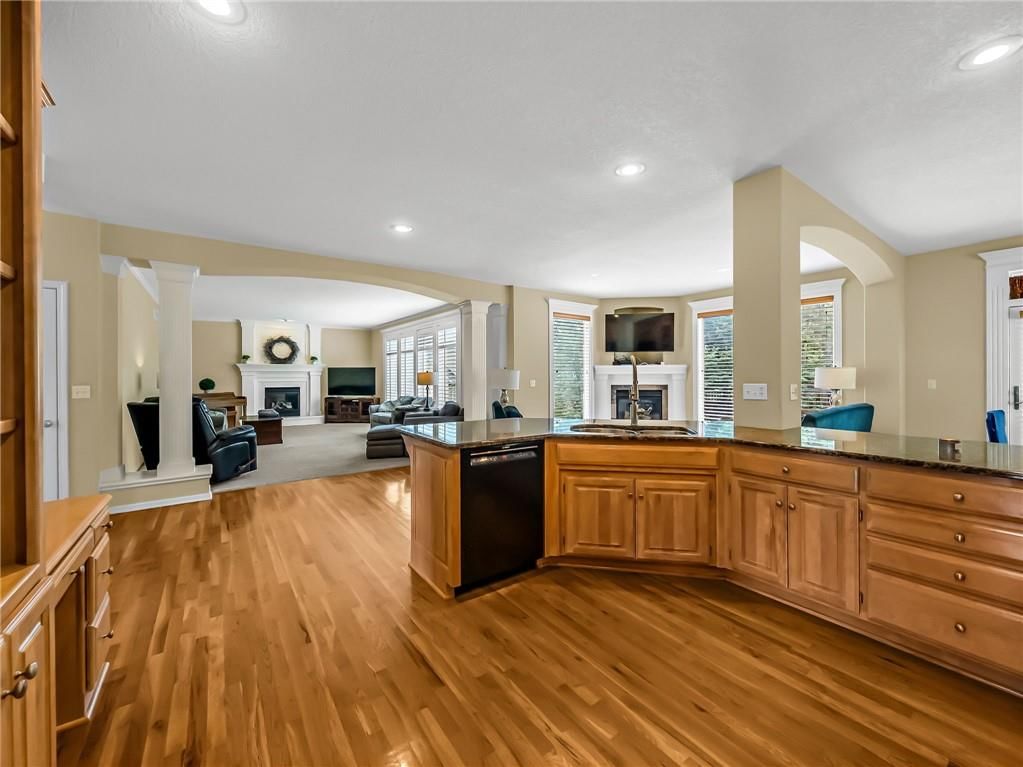 1028 NE Serenity Lane — photo 7