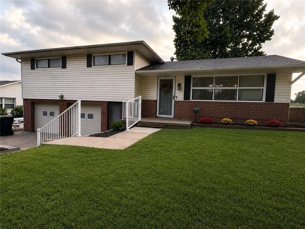 2212 N 33rd Terrace, St Joseph, MO