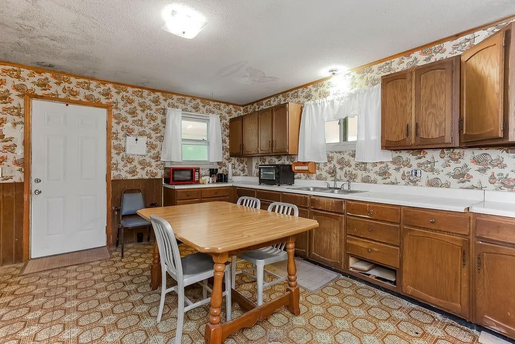 704 E Shawnee Street — photo 11