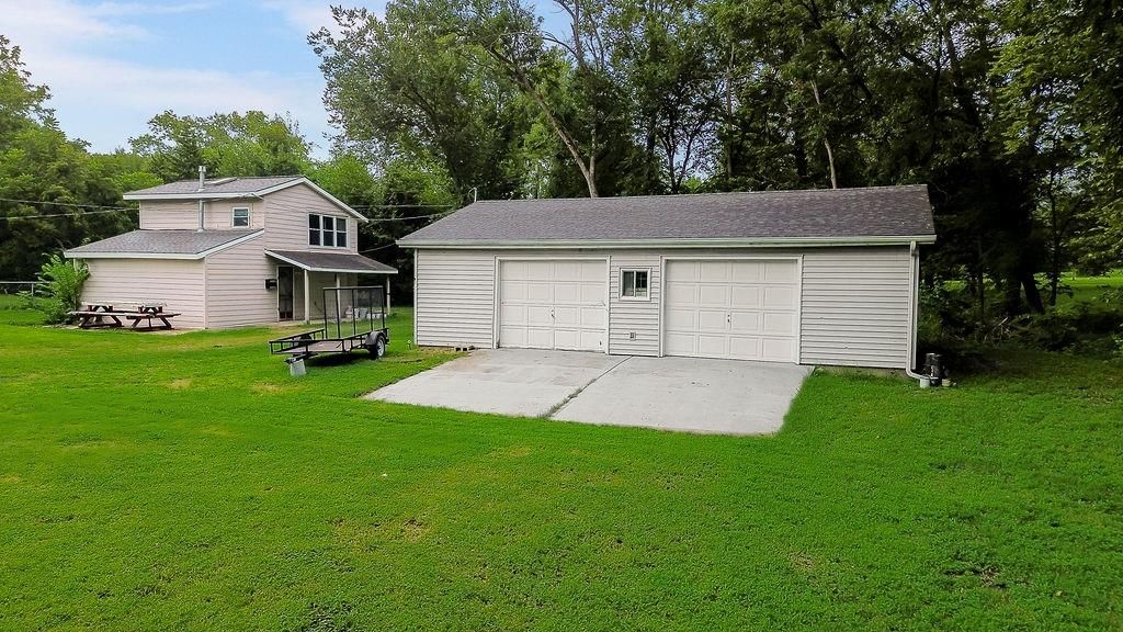 704 E Shawnee Street — photo 24