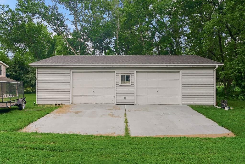 704 E Shawnee Street — photo 25