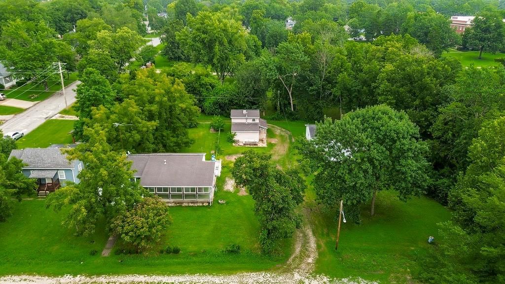 704 E Shawnee Street — photo 37