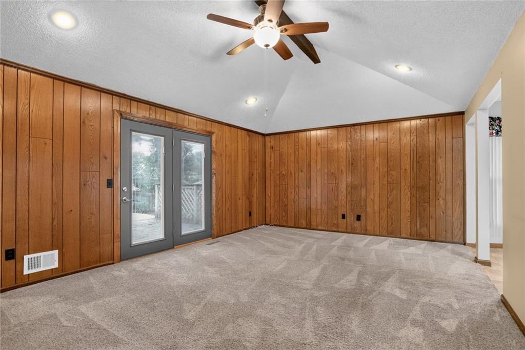 1113 S Valley Road — photo 5