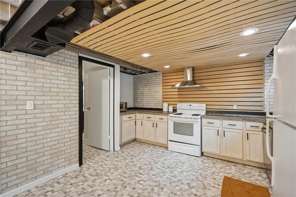 2514 NE 76th Street — photo 11