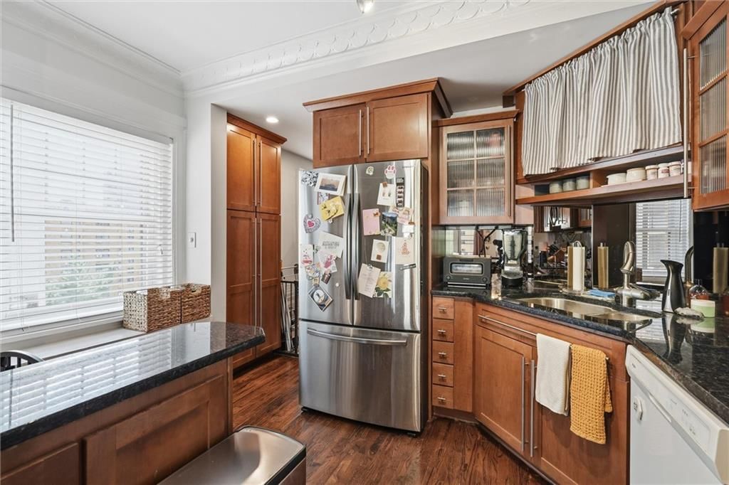 807 W 48th Street — photo 12