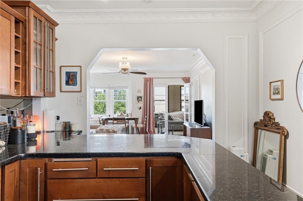 807 W 48th Street — photo 13