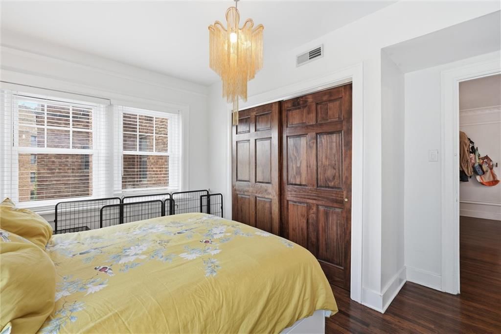 807 W 48th Street — photo 19