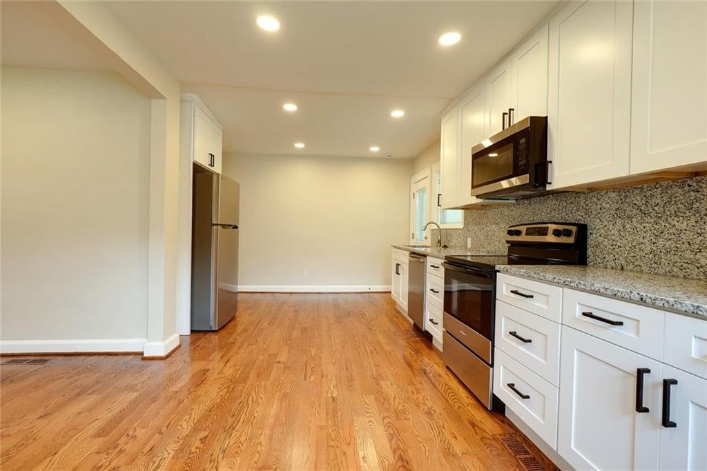 714 E Gudgell Avenue — photo 7