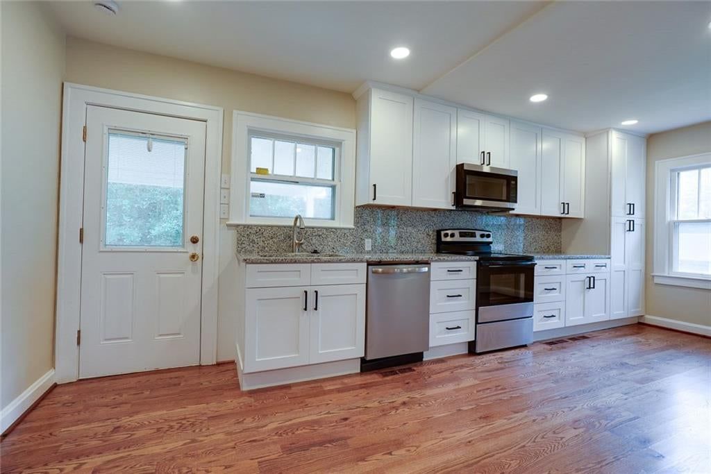 714 E Gudgell Avenue — photo 9