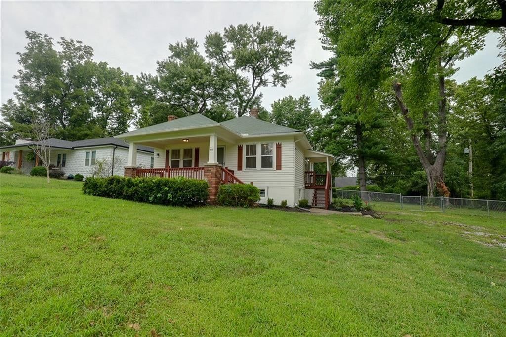714 E Gudgell Avenue — photo 37