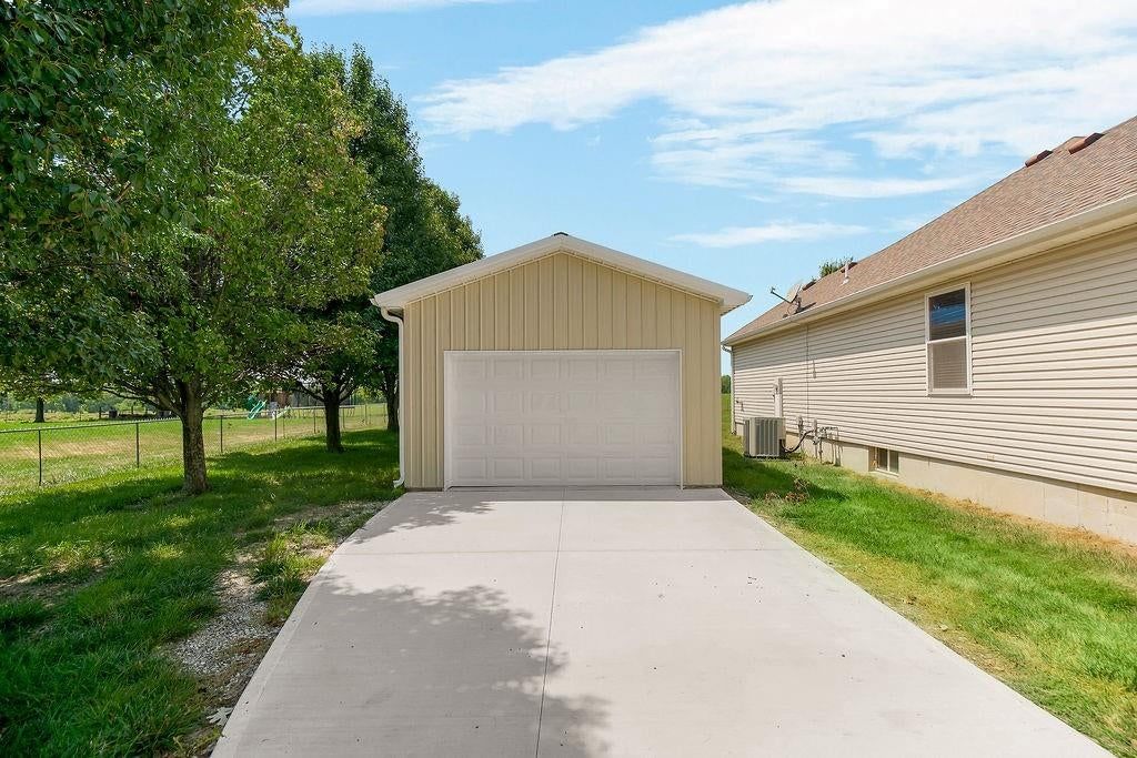 7368 SW Karen Road — photo 34
