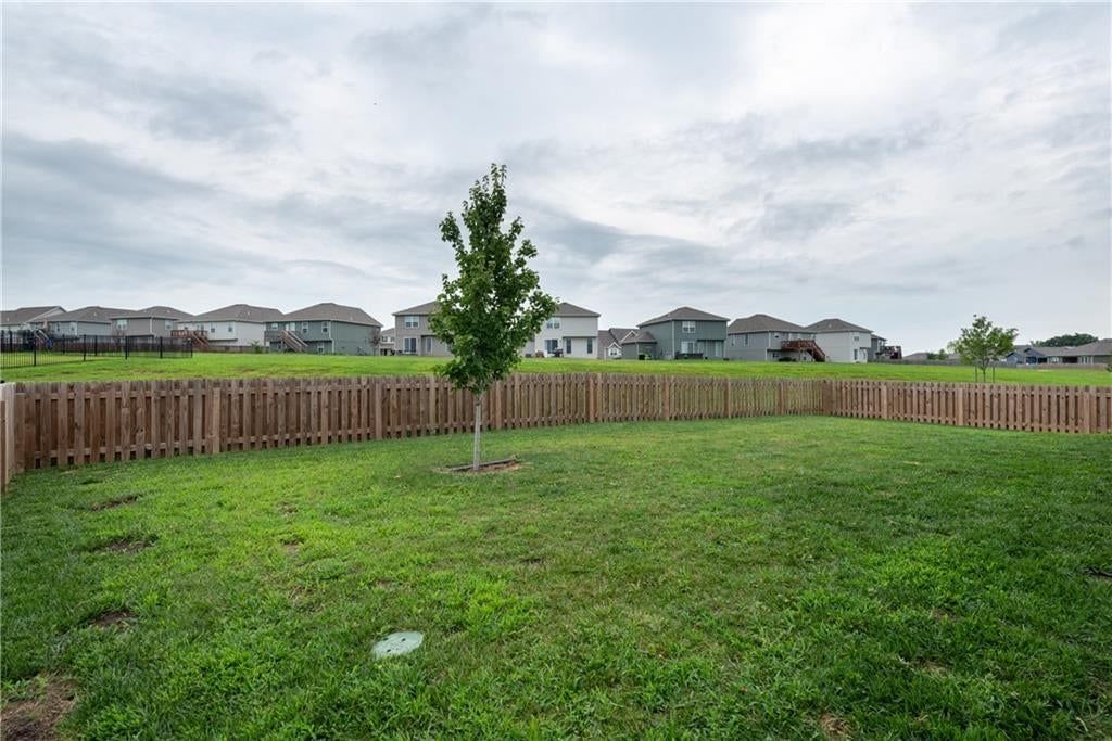 1606 Maci Drive — photo 32