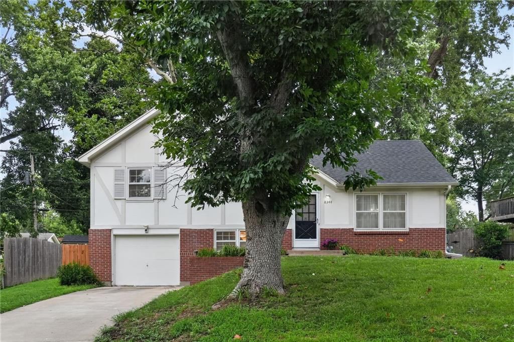 8344 England Street — photo 2