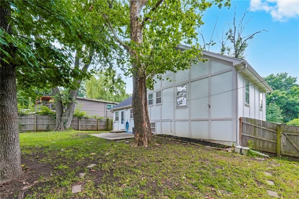 8344 England Street — photo 25