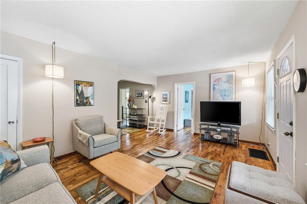 4515 Cambridge Street — photo 11