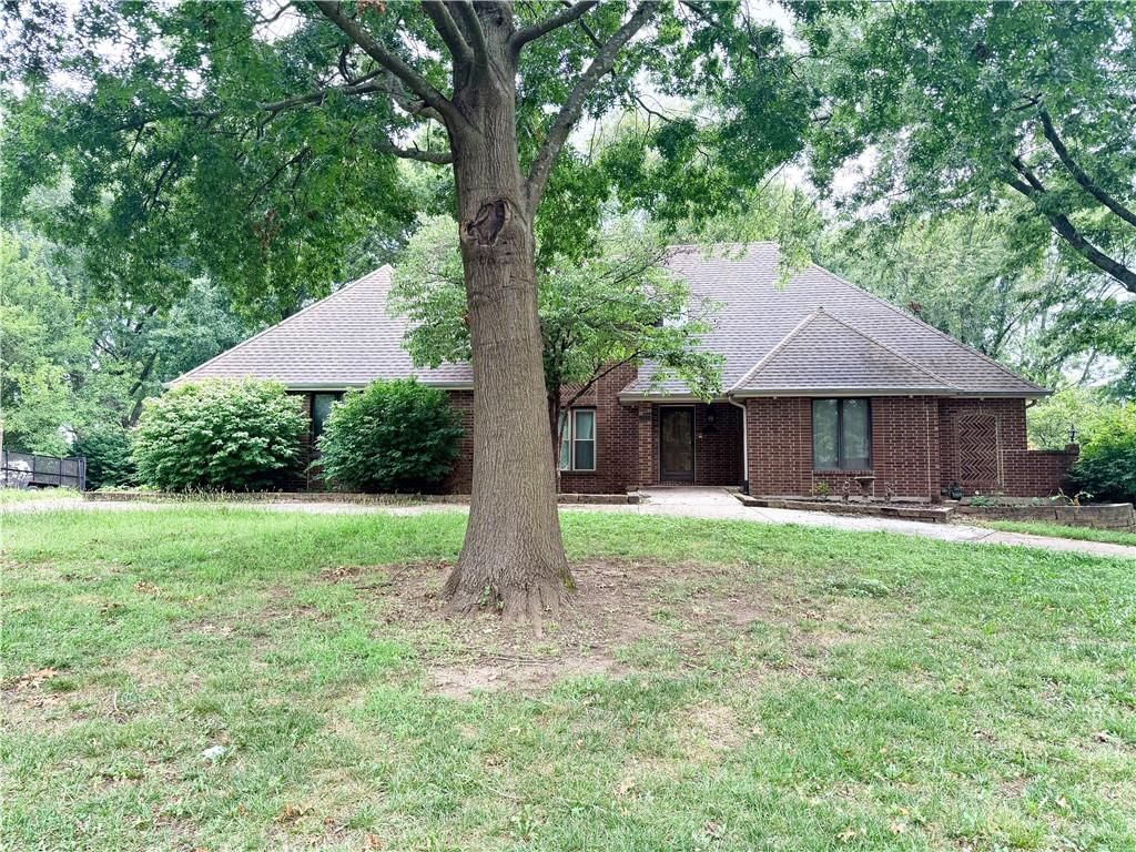 715 Sunset Lane — photo 1