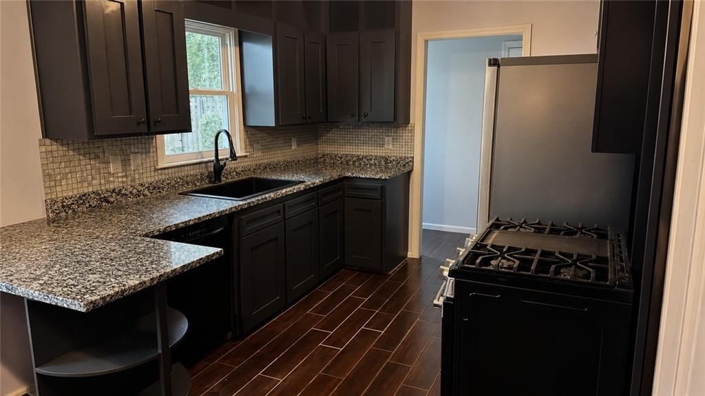 509 W 32nd Street — photo 11