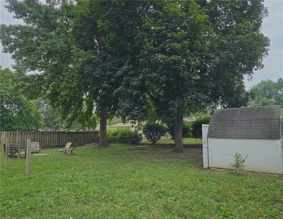 509 W 32nd Street — photo 15
