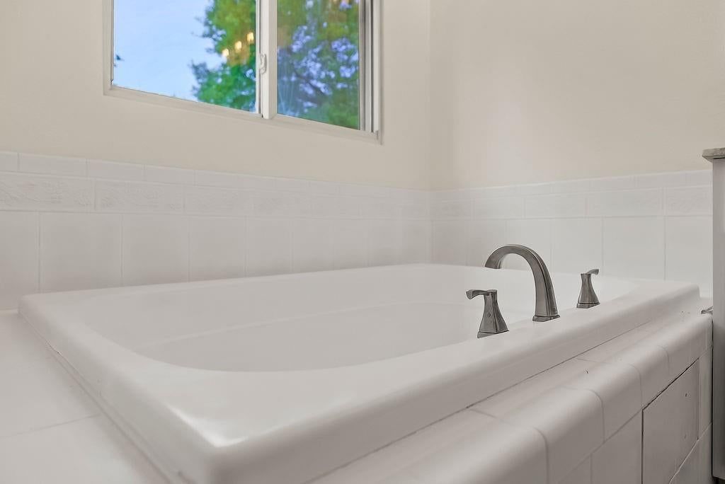 6404 E 133rd Terrace — photo 13