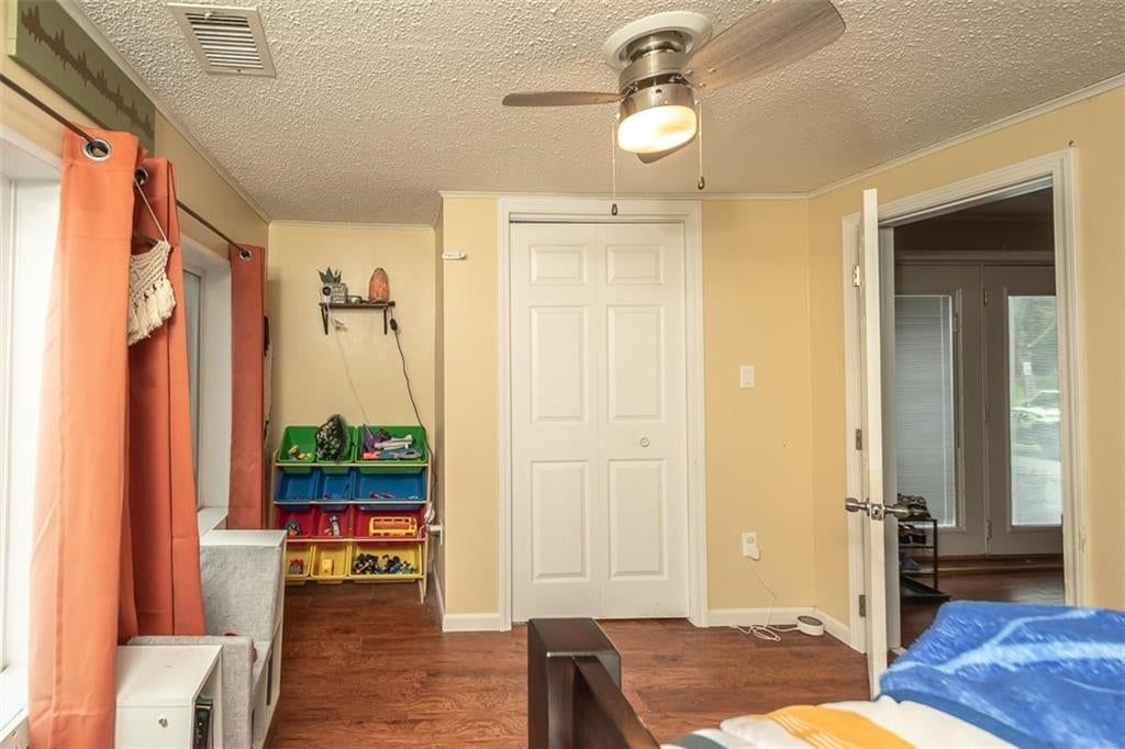 909 linn Street — photo 26