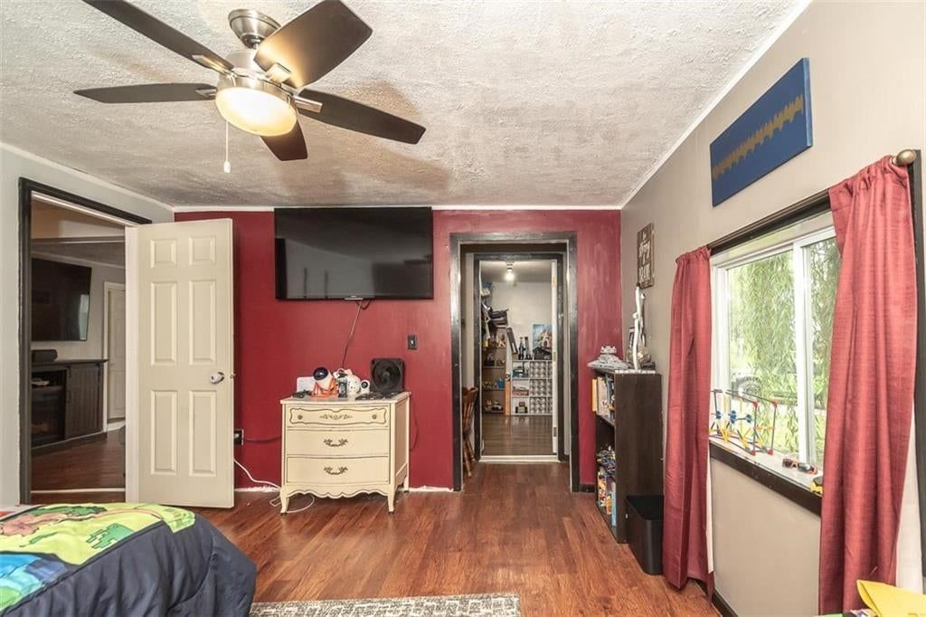 909 linn Street — photo 28