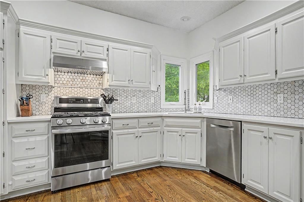 7228 Widmer Road — photo 4