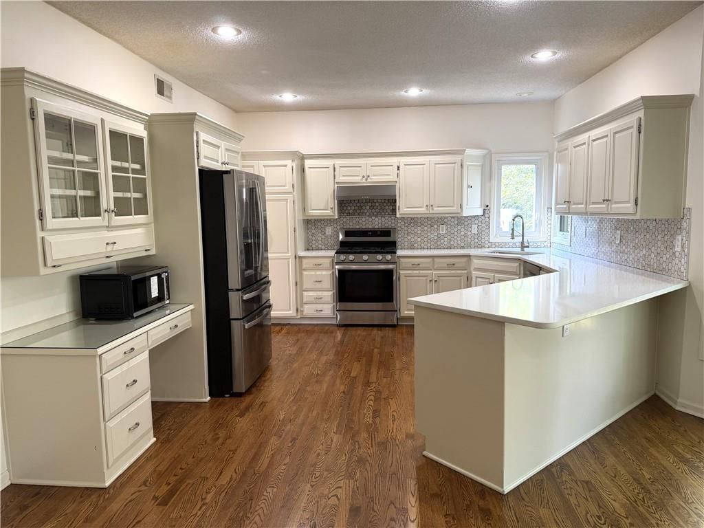 7228 Widmer Road — photo 9