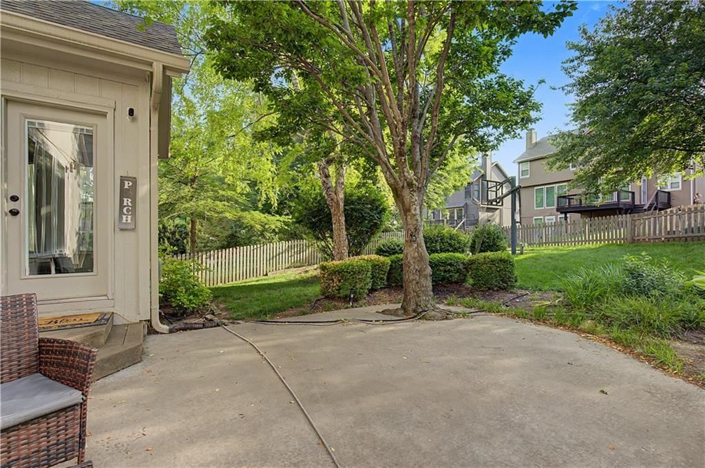 7228 Widmer Road — photo 34