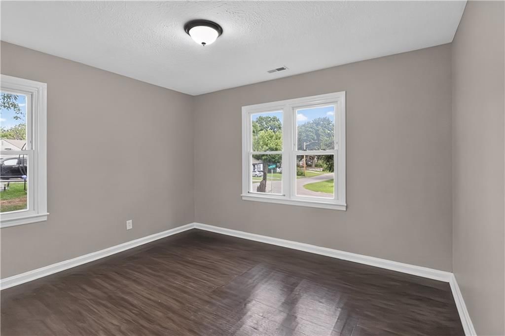 3923 Nebraska Avenue — photo 7