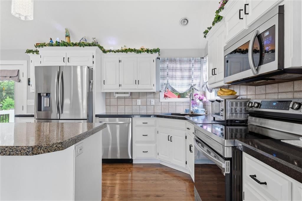 903 Silver Lake Circle — photo 10